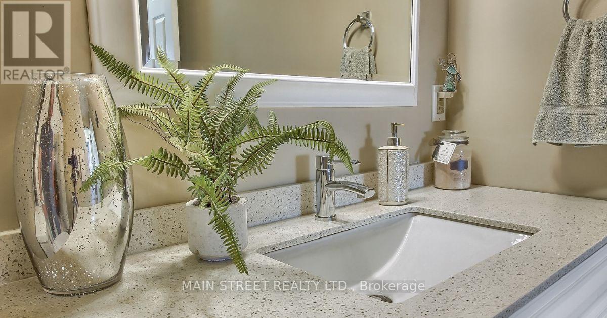 302 - 155 Main Street, Newmarket, Ontario  L3Y 8C2 - Photo 9 - N12488694