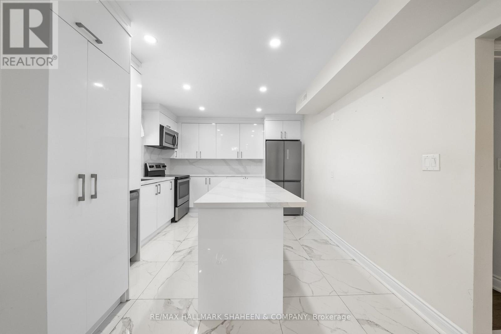 312 Terrace Drive, Georgina, Ontario  L4P 2Y8 - Photo 10 - N12488712