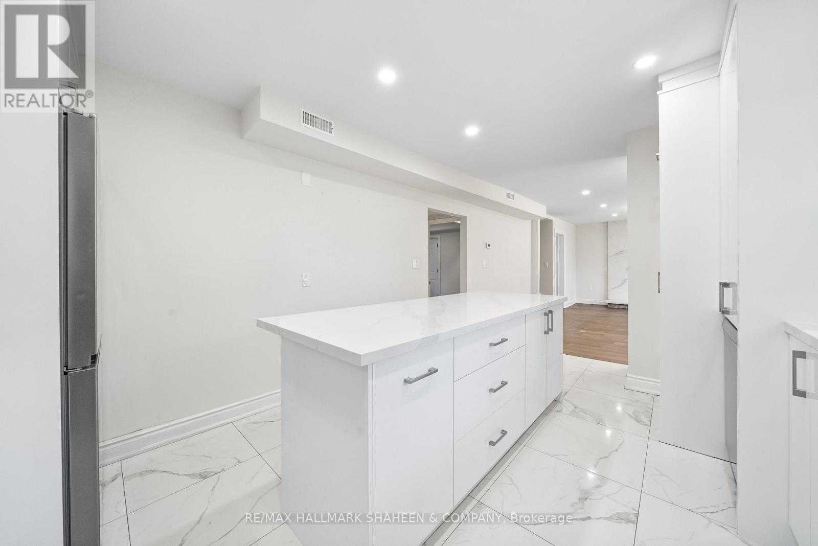 312 Terrace Drive, Georgina, Ontario  L4P 2Y8 - Photo 13 - N12488712