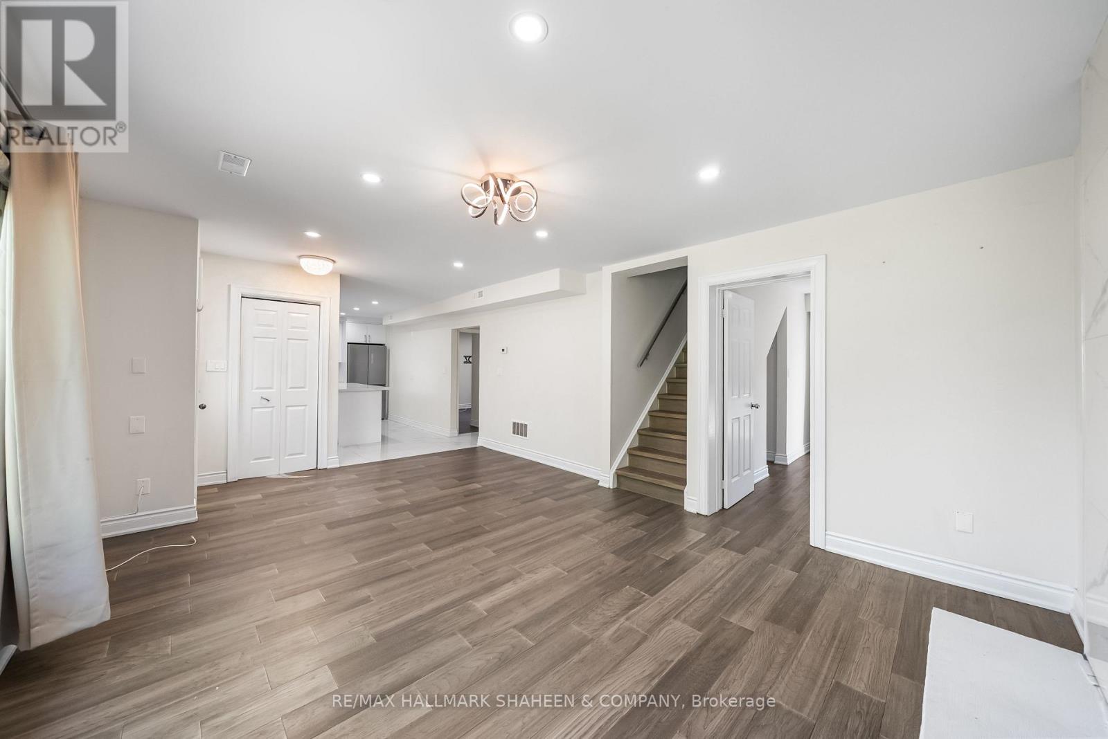 312 Terrace Drive, Georgina, Ontario  L4P 2Y8 - Photo 8 - N12488712