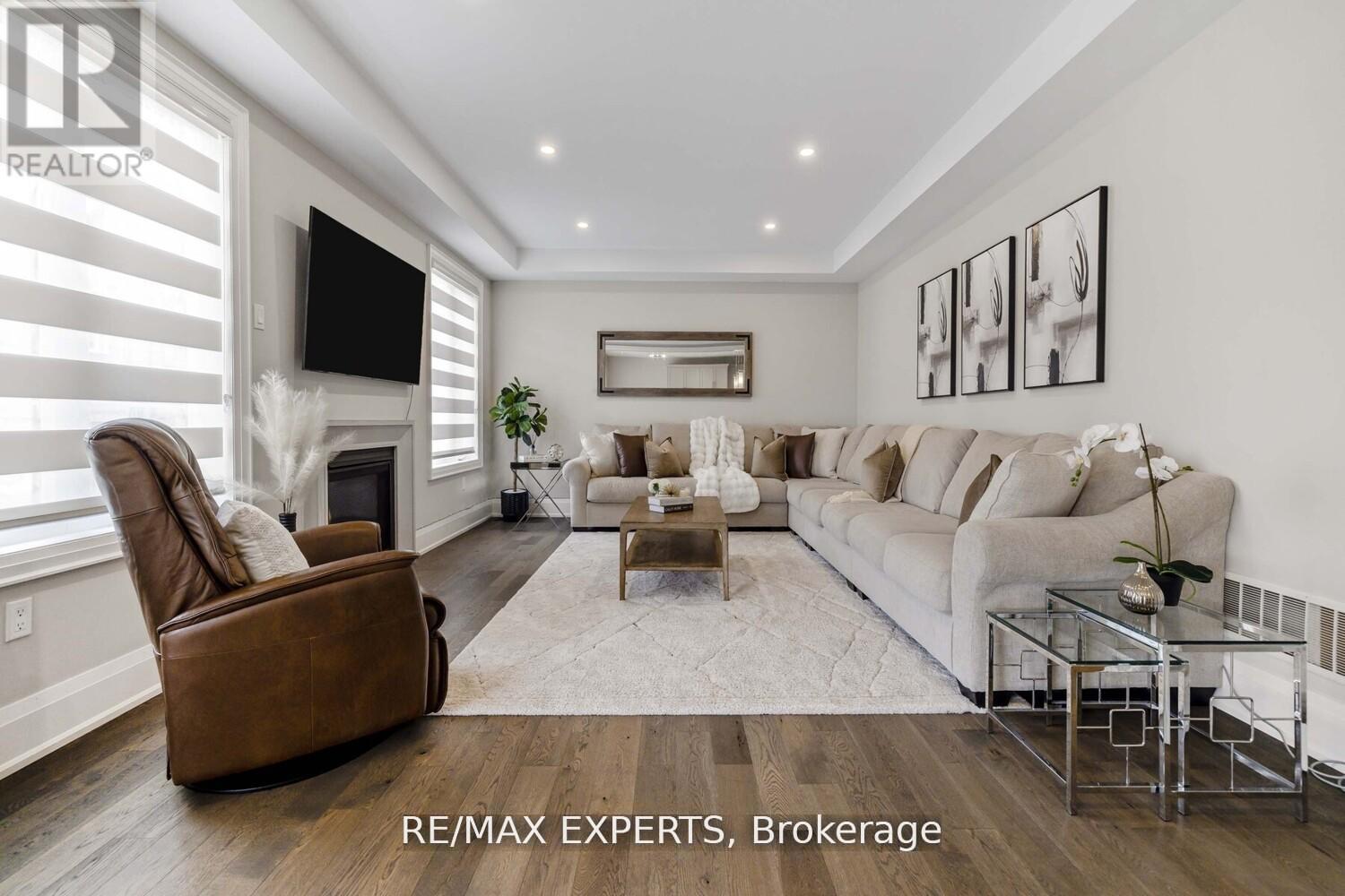 75 Bethpage Crescent, Newmarket, Ontario  L3X 1B8 - Photo 13 - N12488728