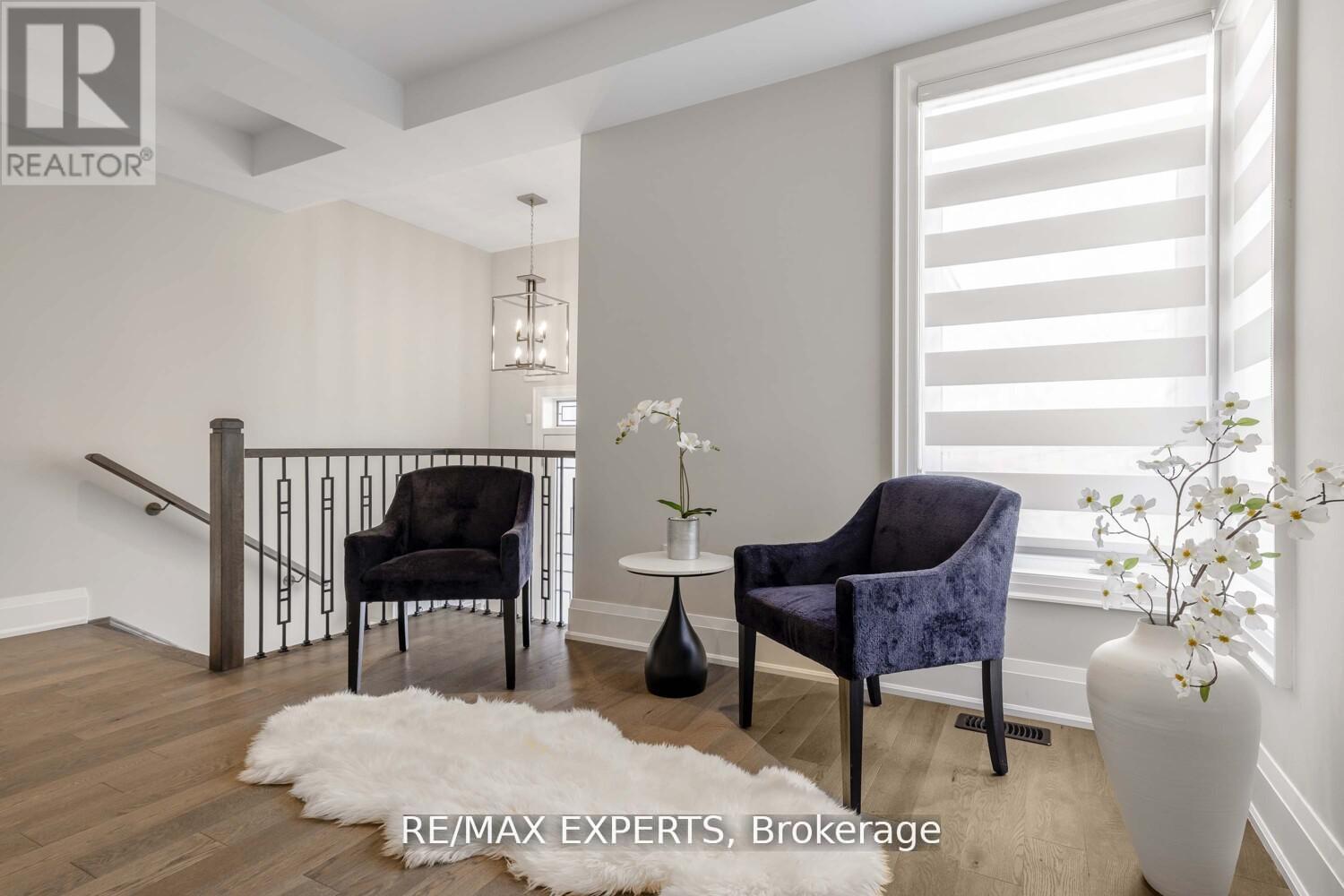 75 Bethpage Crescent, Newmarket, Ontario  L3X 1B8 - Photo 6 - N12488728