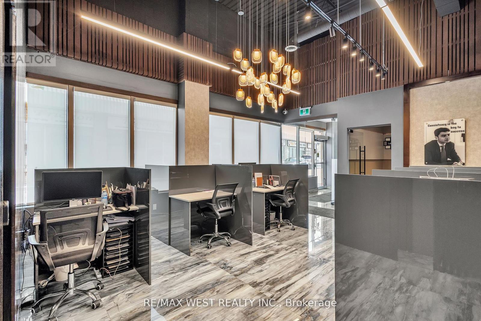 17&18 - 418 Hanlan Road, Vaughan, Ontario  L4L 4Z1 - Photo 14 - N12488754