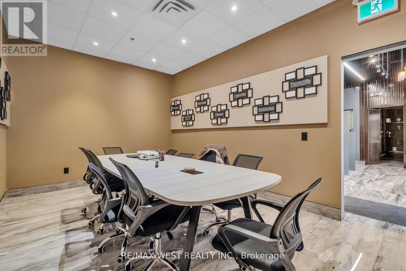 17&18 - 418 Hanlan Road, Vaughan, Ontario  L4L 4Z1 - Photo 19 - N12488754