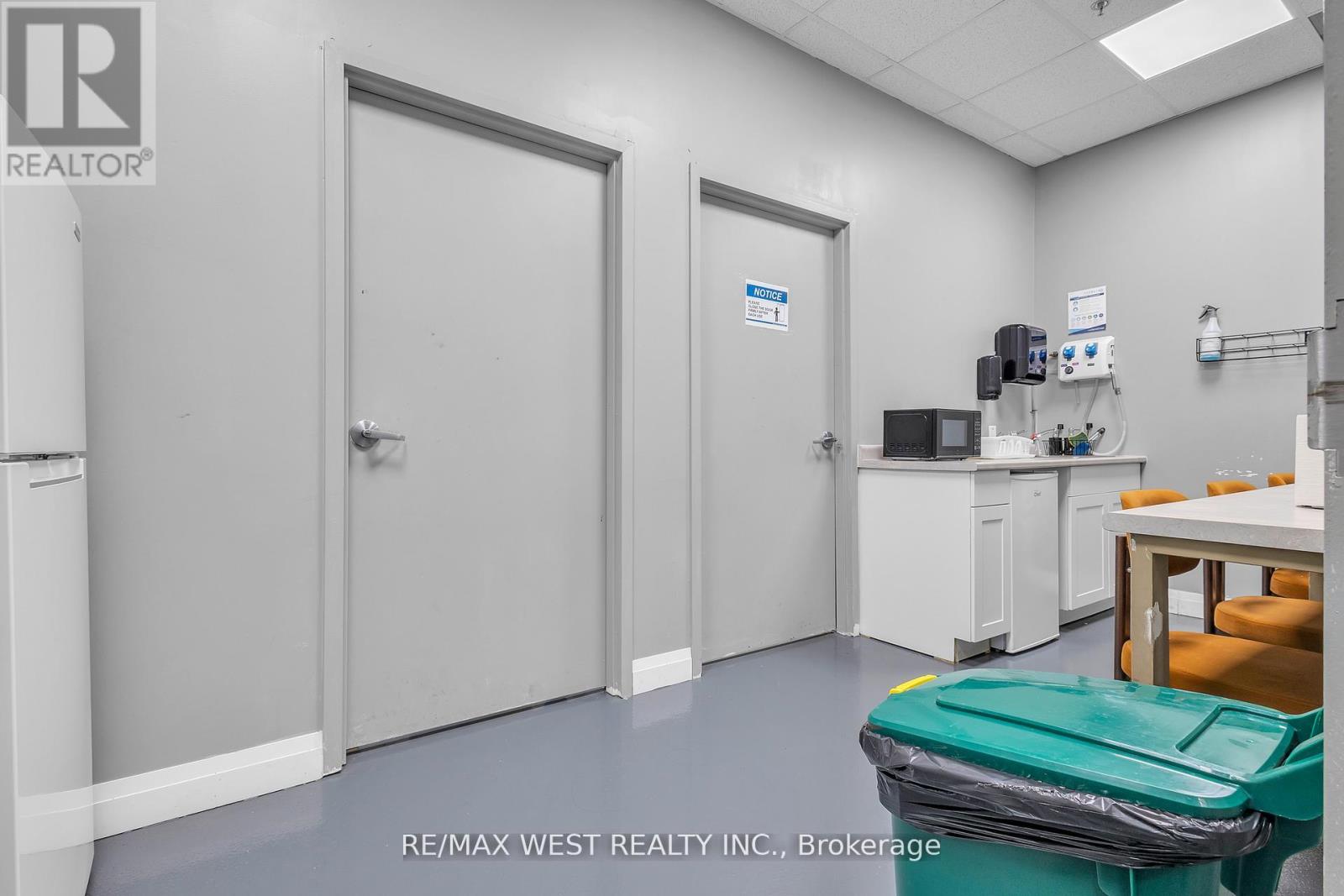 17&18 - 418 Hanlan Road, Vaughan, Ontario  L4L 4Z1 - Photo 21 - N12488754