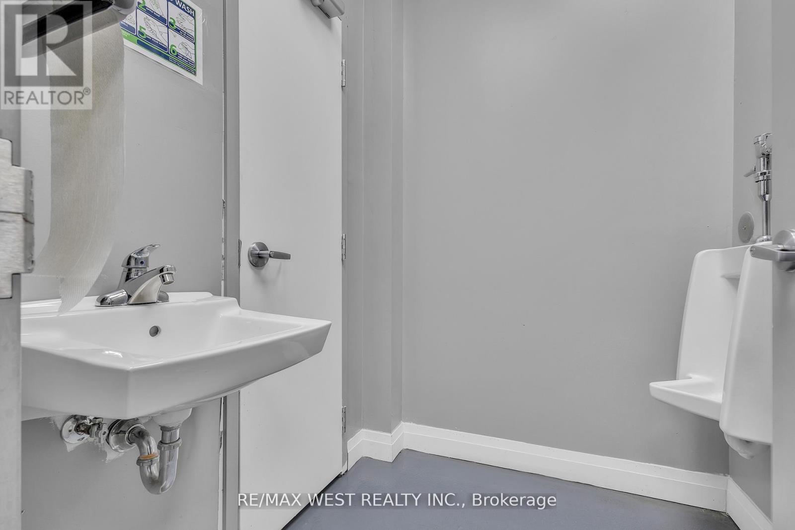 17&18 - 418 Hanlan Road, Vaughan, Ontario  L4L 4Z1 - Photo 24 - N12488754