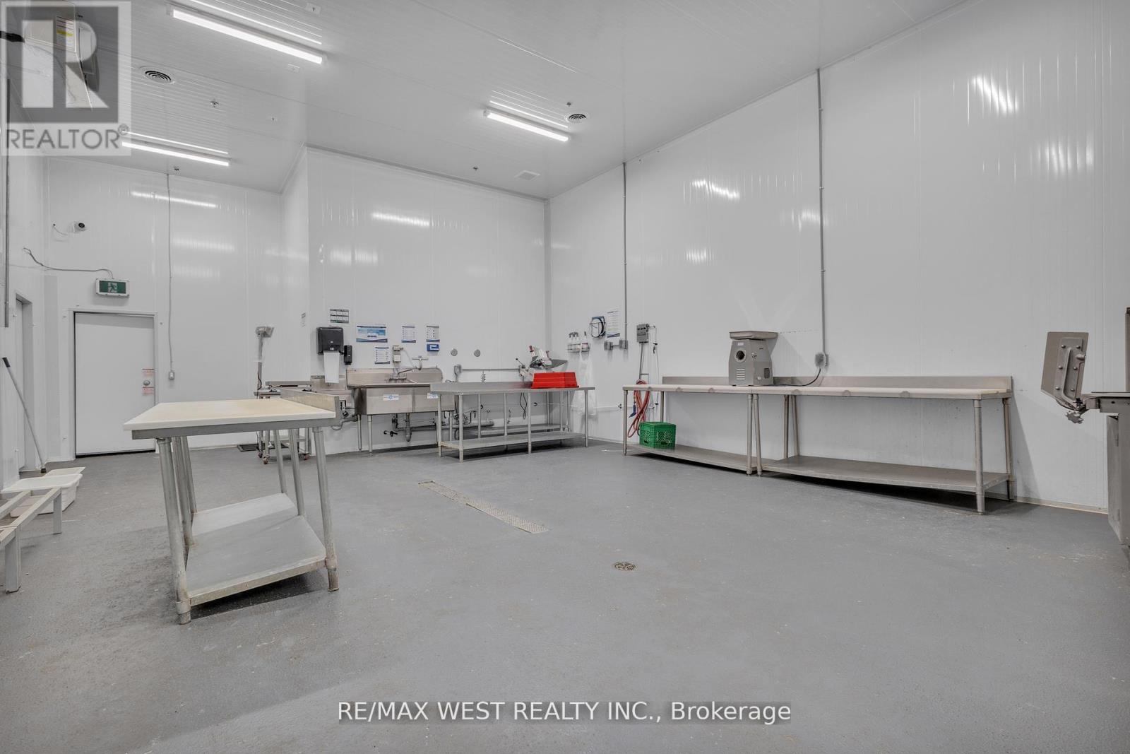 17&18 - 418 Hanlan Road, Vaughan, Ontario  L4L 4Z1 - Photo 26 - N12488754