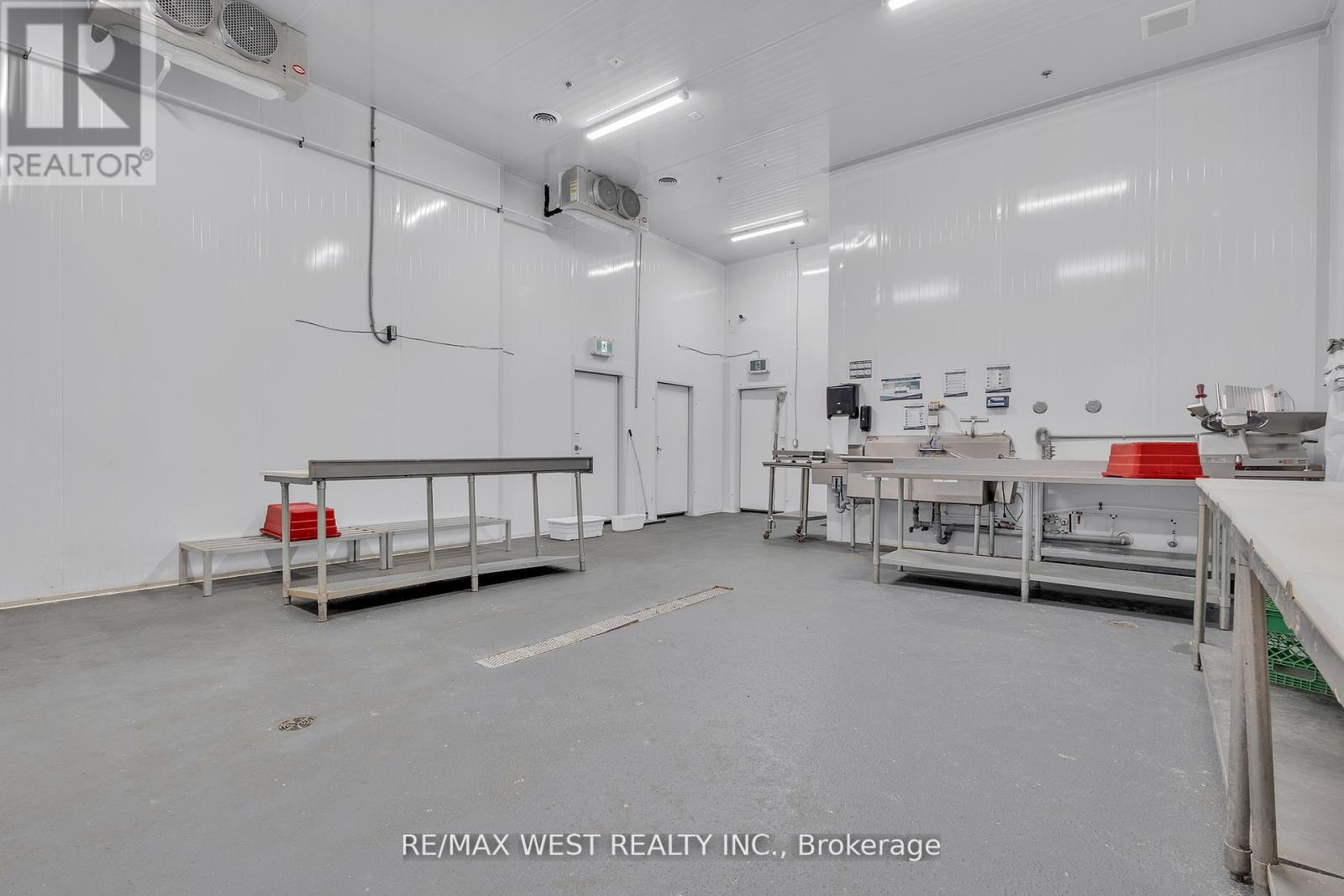 17&18 - 418 Hanlan Road, Vaughan, Ontario  L4L 4Z1 - Photo 27 - N12488754