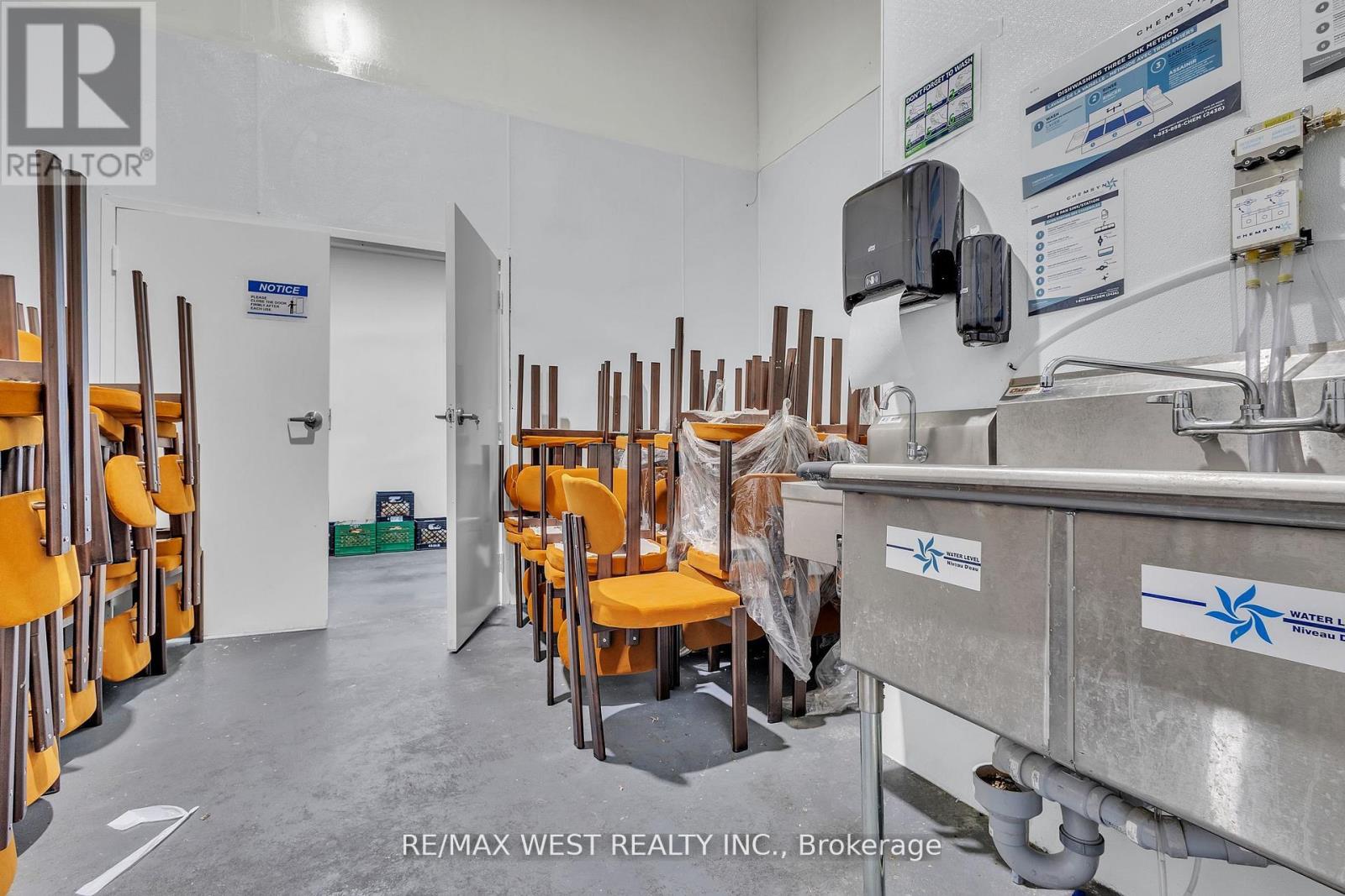 17&18 - 418 Hanlan Road, Vaughan, Ontario  L4L 4Z1 - Photo 37 - N12488754