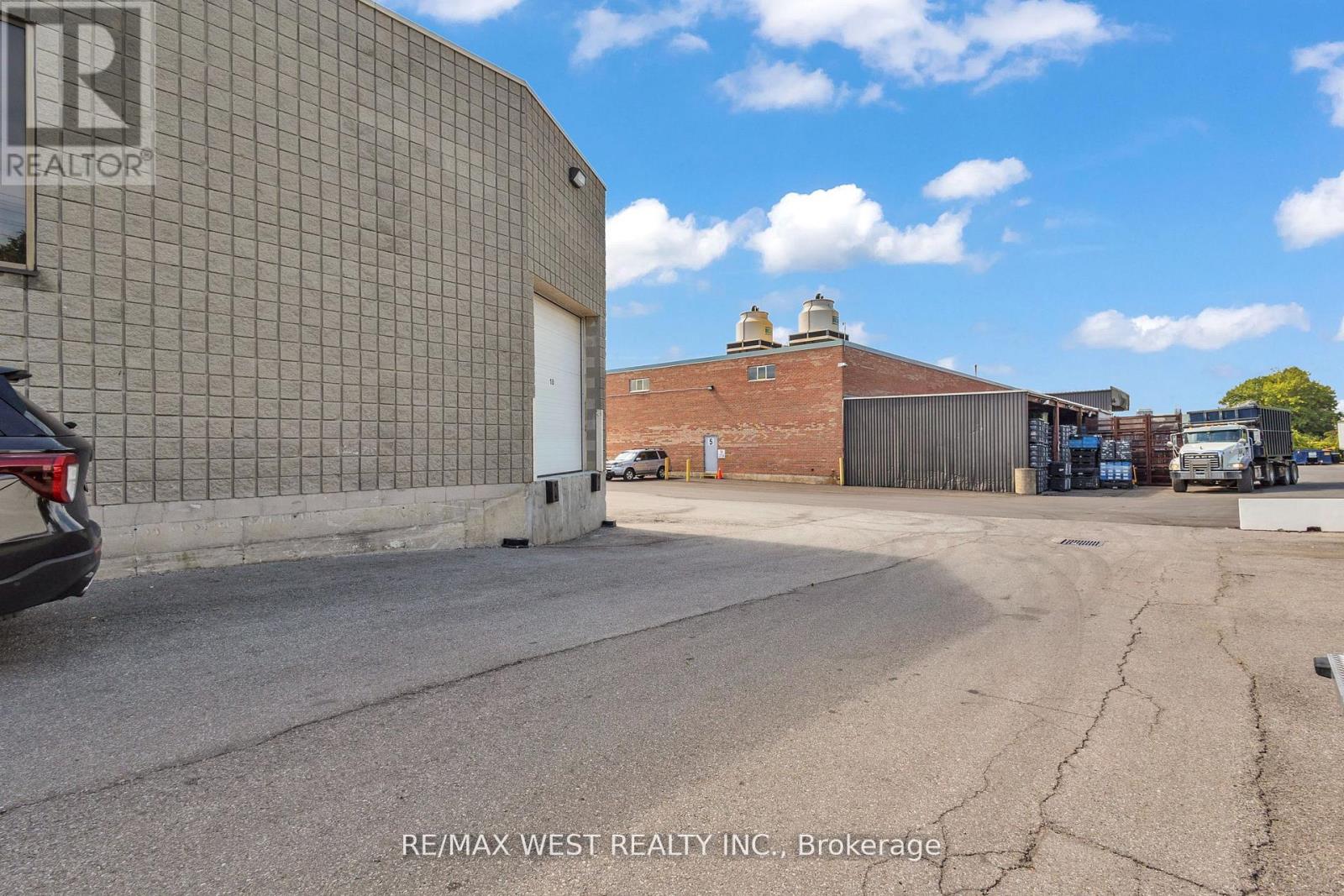 17&18 - 418 Hanlan Road, Vaughan, Ontario  L4L 4Z1 - Photo 9 - N12488754