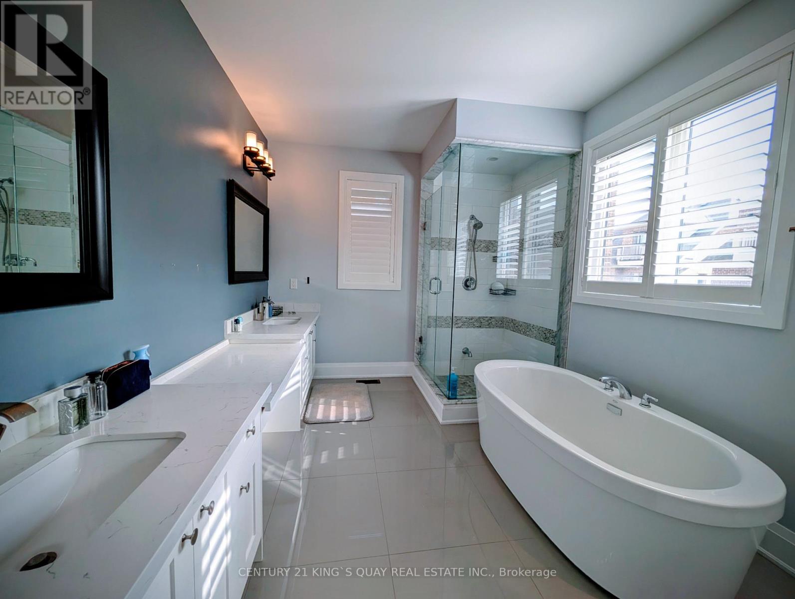 39 Giardina Crescent, Richmond Hill, Ontario  L4B 0G1 - Photo 9 - N12488802