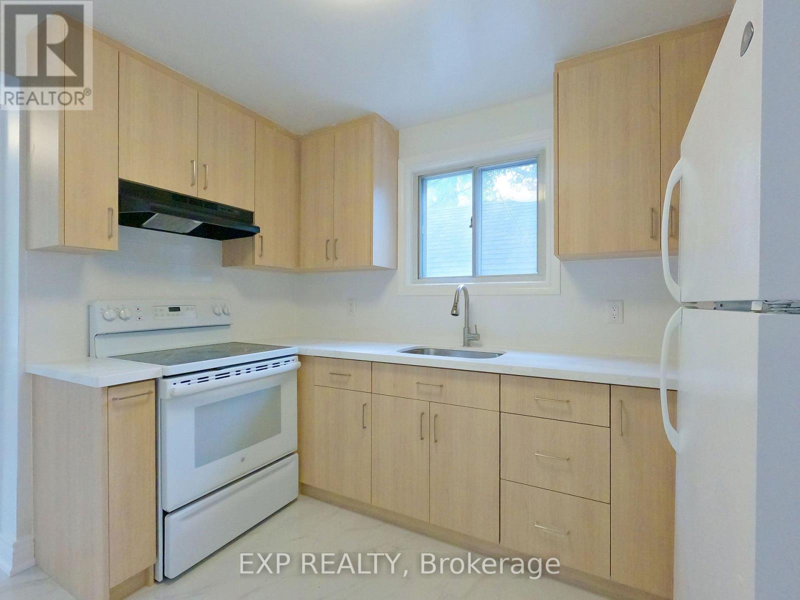 MAIN LV - 101 ROSEVIEW AVENUE, Richmond Hill, Ontario