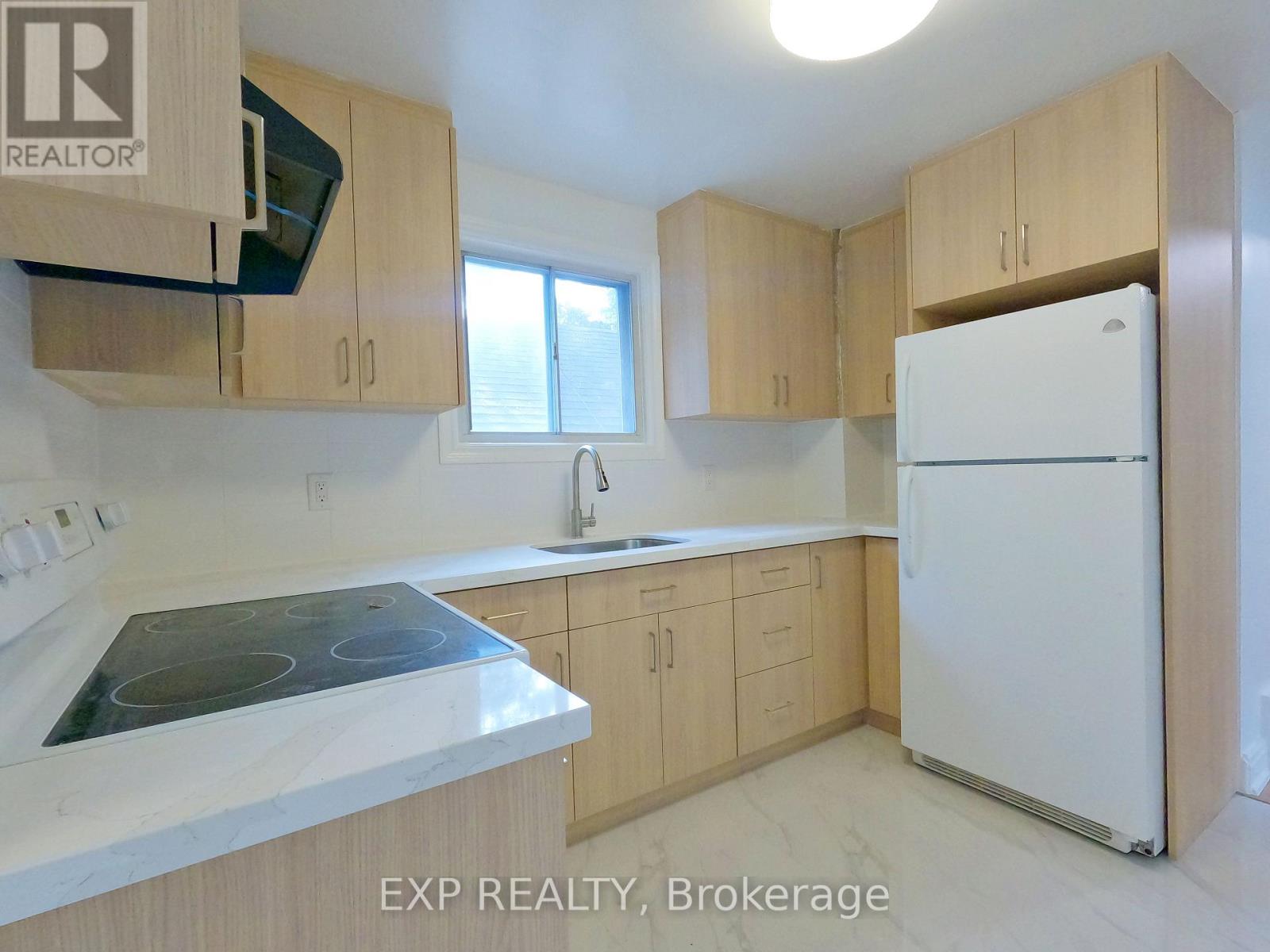 Main Lv - 101 Roseview Avenue, Richmond Hill, Ontario  L4C 1C6 - Photo 2 - N12488854