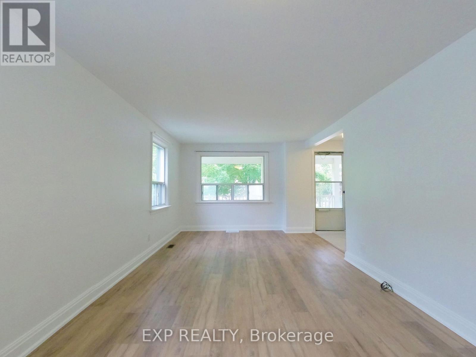 Main Lv - 101 Roseview Avenue, Richmond Hill, Ontario  L4C 1C6 - Photo 3 - N12488854