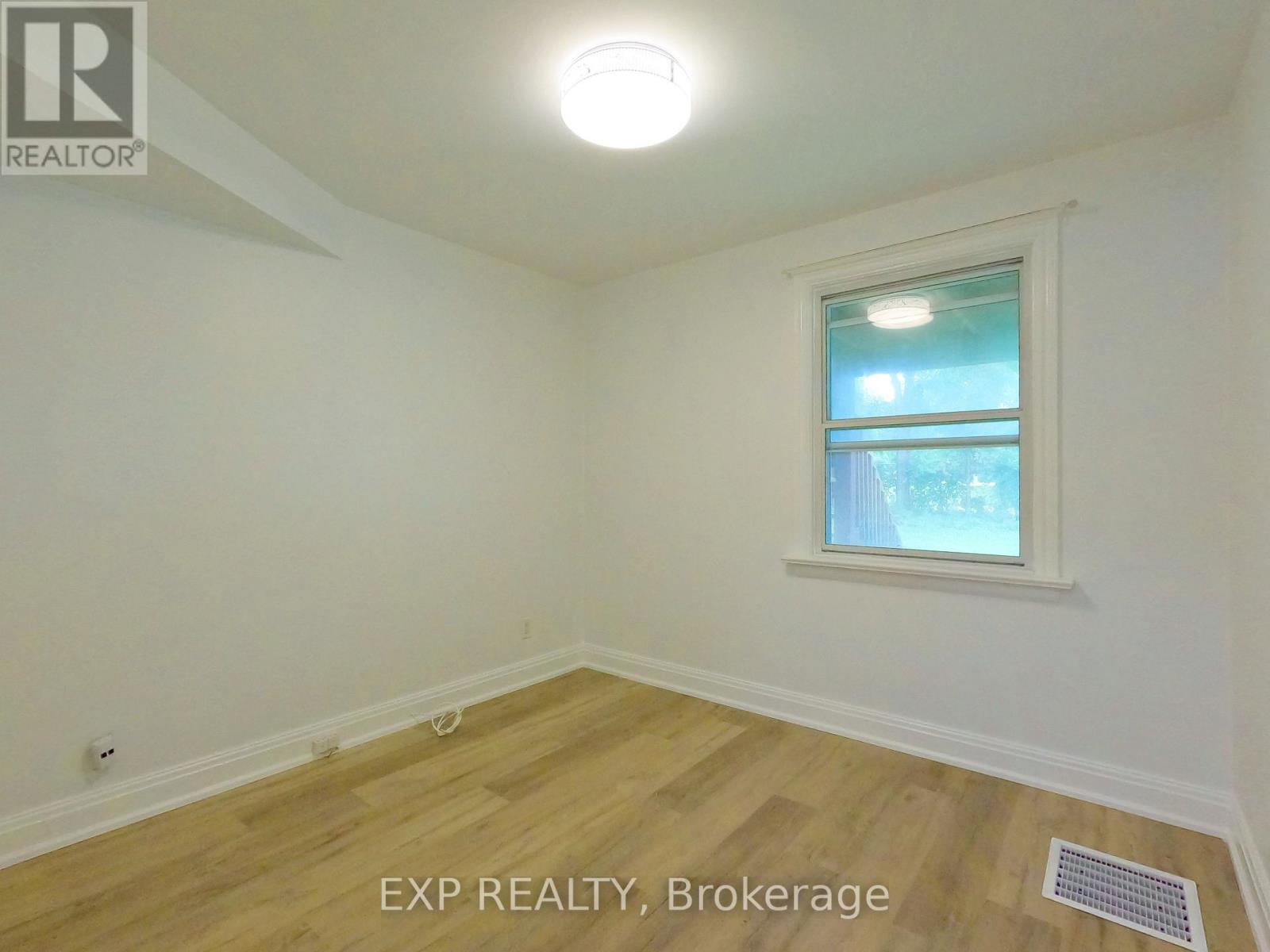 Main Lv - 101 Roseview Avenue, Richmond Hill, Ontario  L4C 1C6 - Photo 6 - N12488854