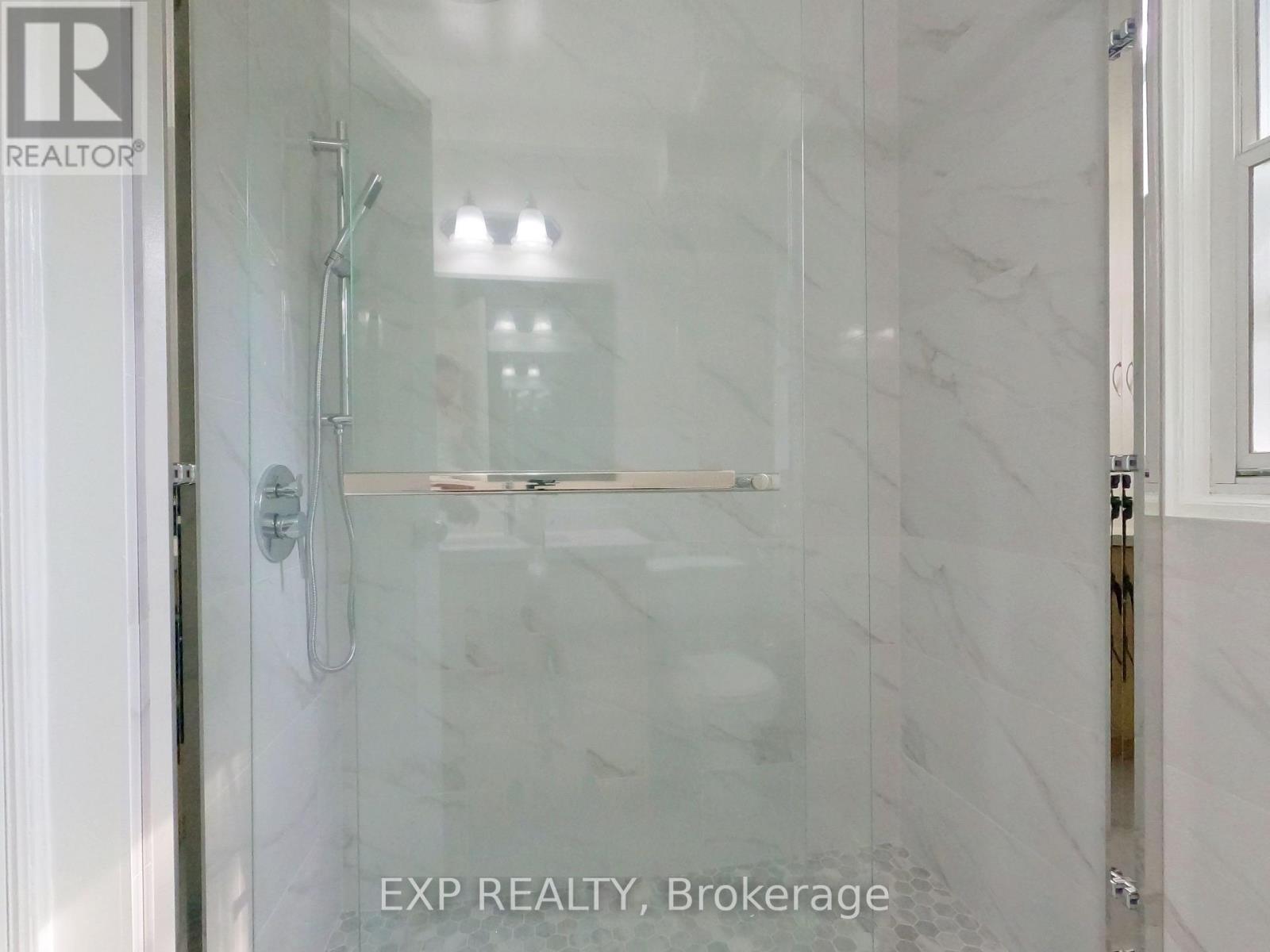 Main Lv - 101 Roseview Avenue, Richmond Hill, Ontario  L4C 1C6 - Photo 9 - N12488854