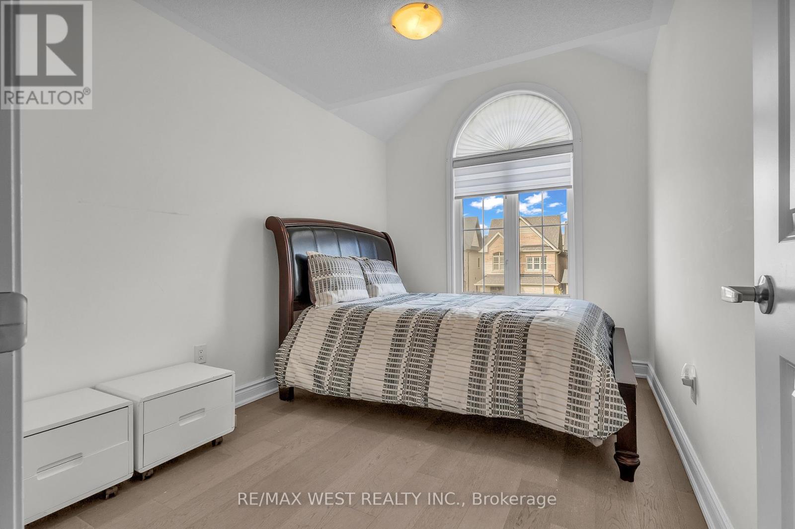 61 Zenith Avenue, Vaughan, Ontario  L4H 4L1 - Photo 24 - N12488892