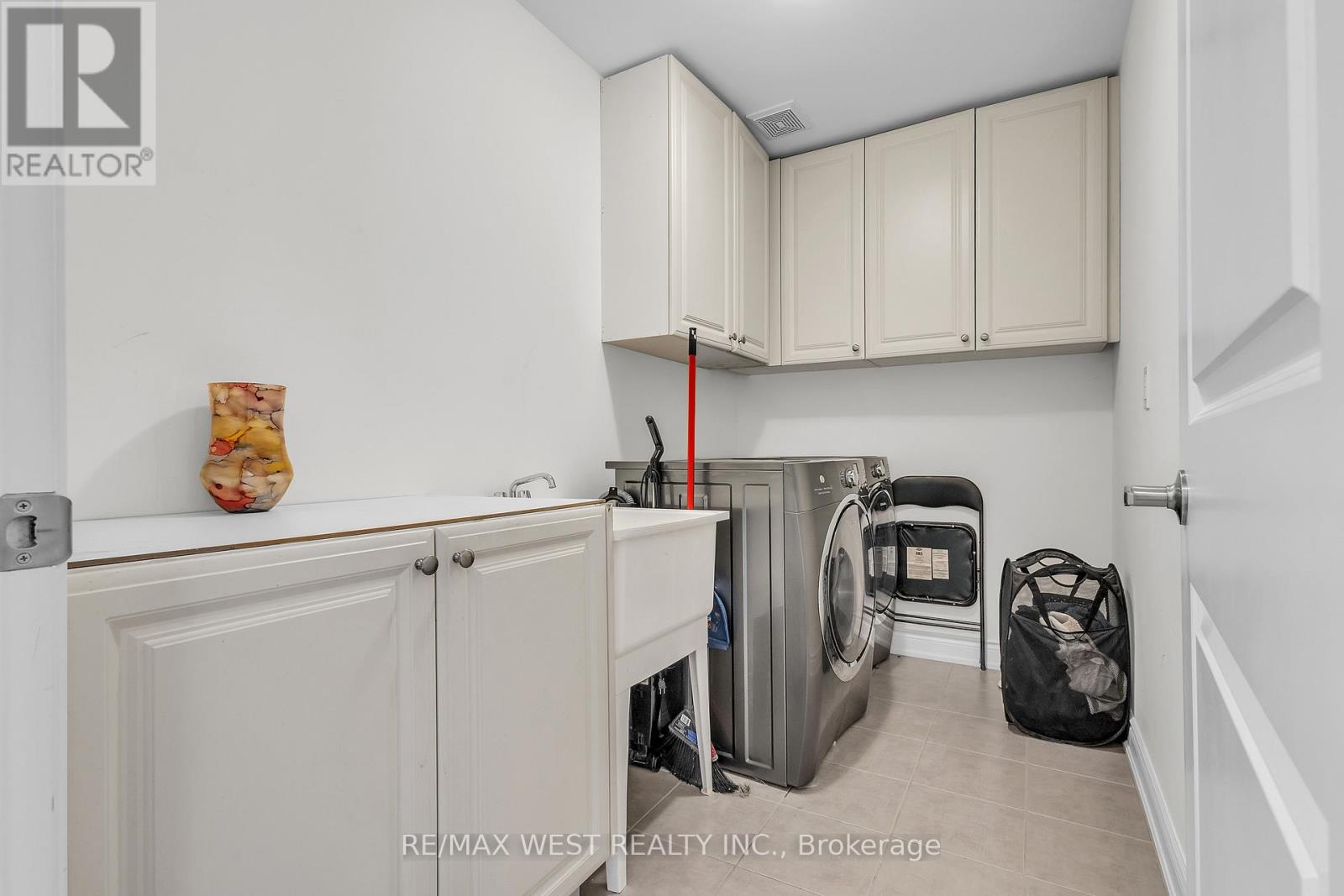 61 Zenith Avenue, Vaughan, Ontario  L4H 4L1 - Photo 28 - N12488892