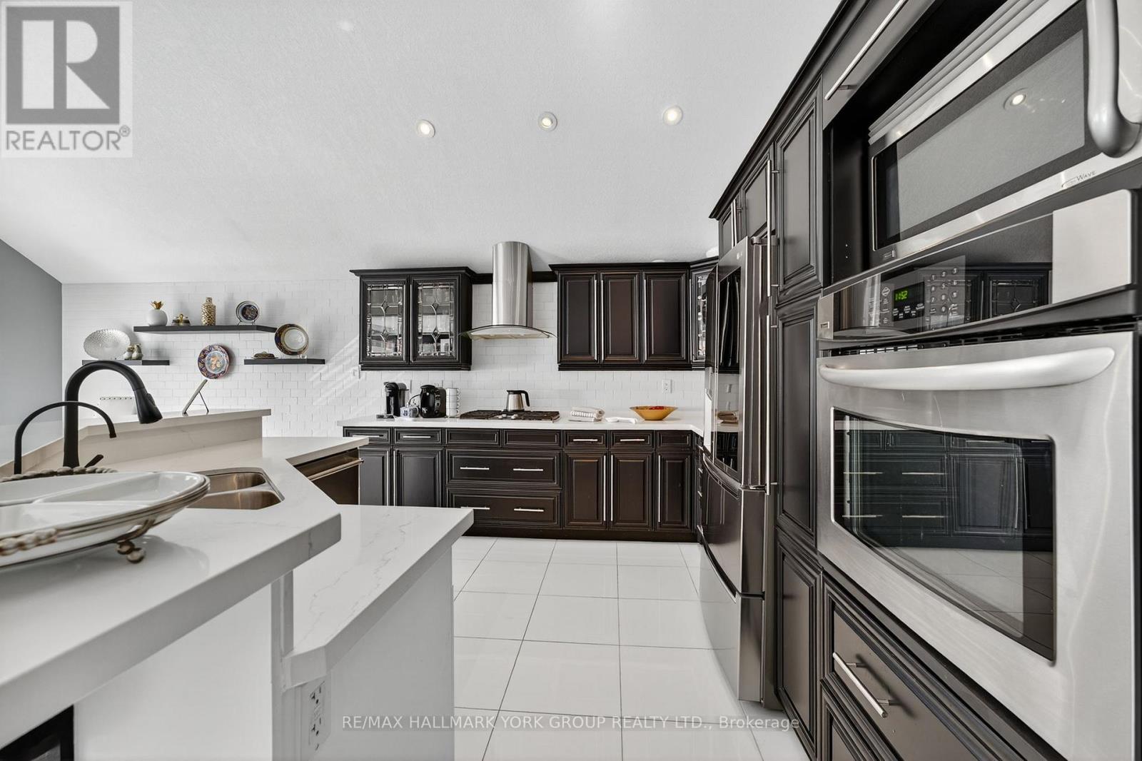 93 Seline Crescent, Barrie, Ontario  L4N 5V7 - Photo 12 - S12487775