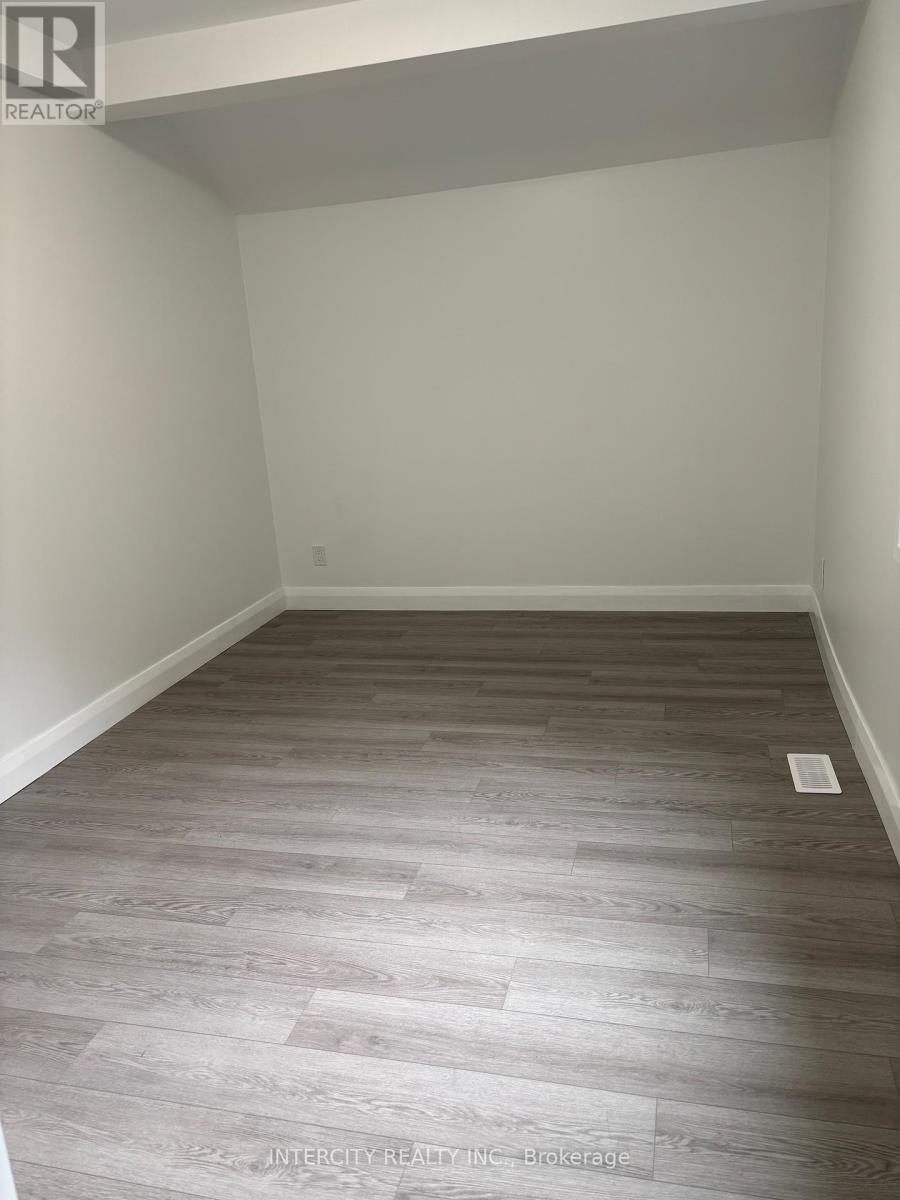 90 Coldwater Road W, Orillia, Ontario  L3V 5L5 - Photo 18 - S12487850