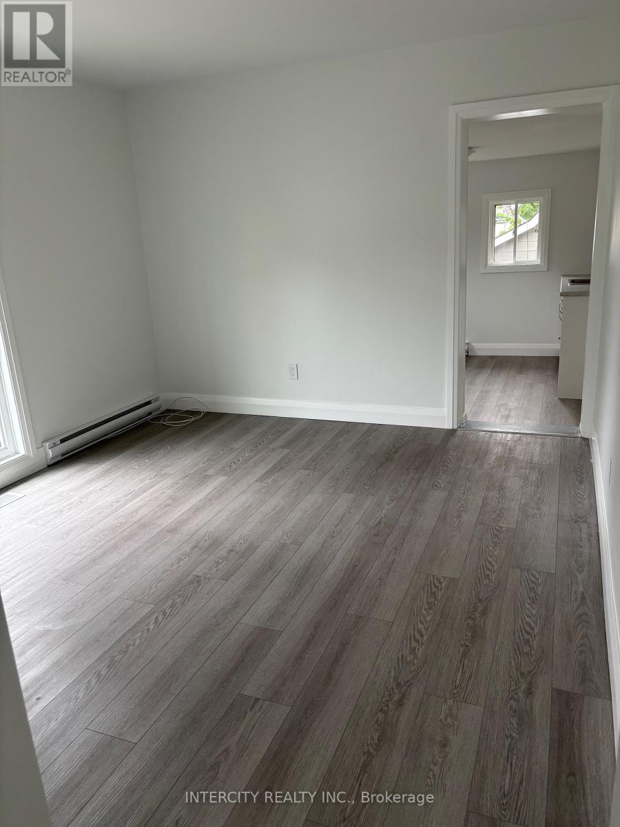 90 Coldwater Road W, Orillia, Ontario  L3V 5L5 - Photo 6 - S12487850