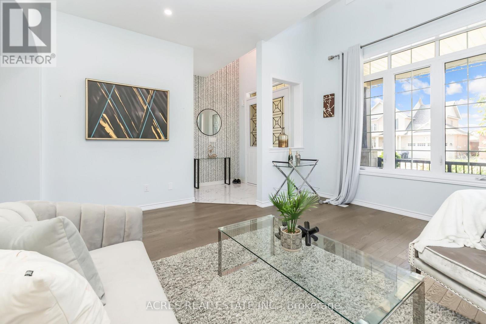 96 Redmond Crescent, Springwater, Ontario  L9X 1Z8 - Photo 4 - S12487962