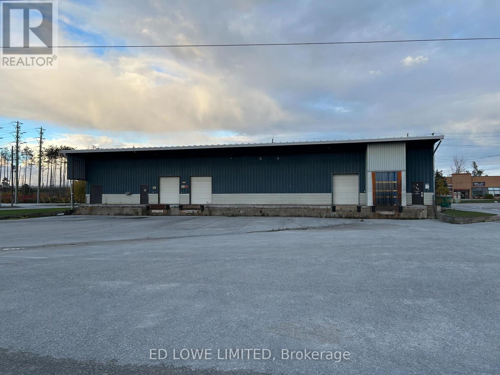 4 Patterson Road, Barrie, Ontario  L4N 5P7 - Photo 4 - S12487974