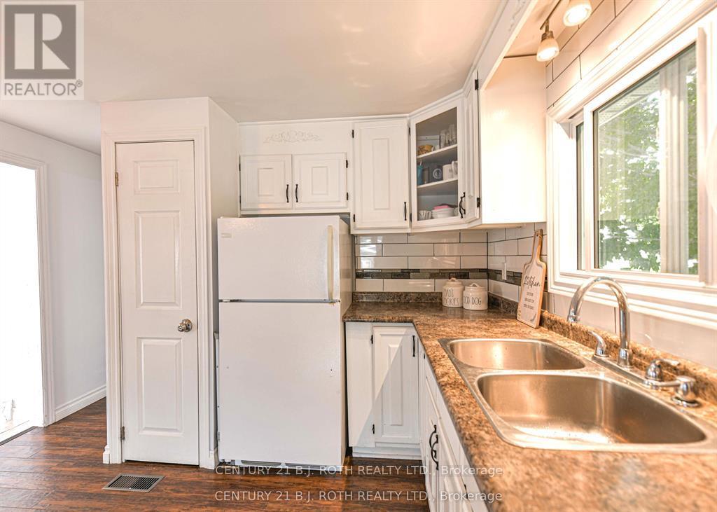 1296 Madison Street, Severn, Ontario  L3V 0V1 - Photo 14 - S12488222