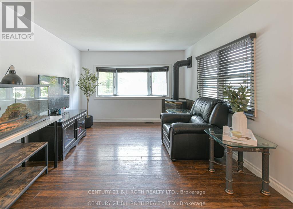 1296 Madison Street, Severn, Ontario  L3V 0V1 - Photo 9 - S12488222