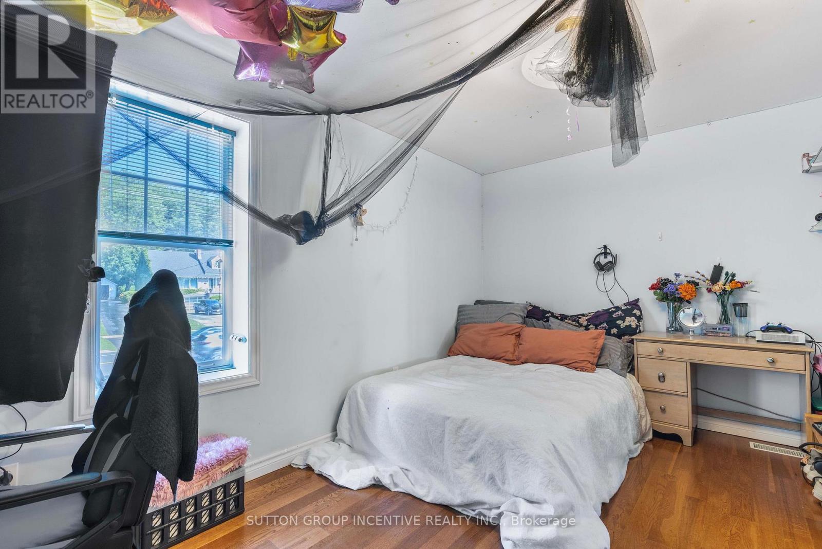 149 Blake Street, Barrie, Ontario  L4M 1K4 - Photo 14 - S12488328