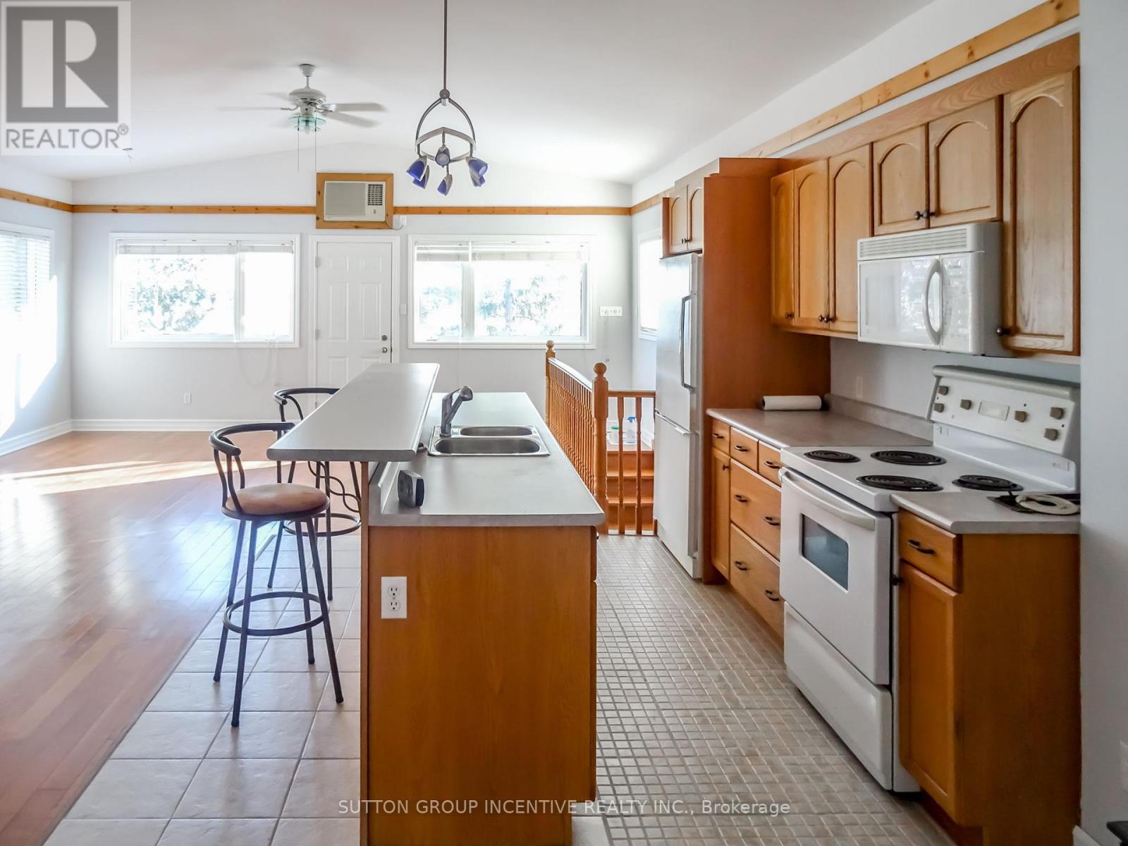 149 Blake Street, Barrie, Ontario  L4M 1K4 - Photo 30 - S12488328