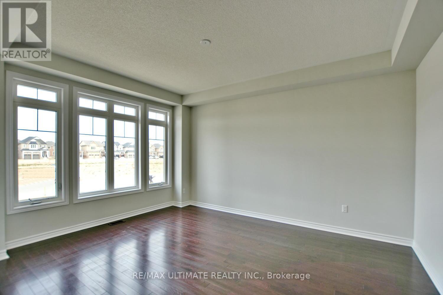 16 Mclean Avenue, Collingwood, Ontario  L9Y 3V2 - Photo 5 - S12488606