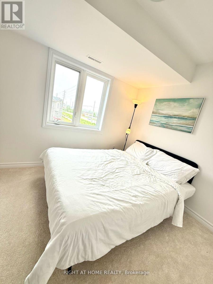 #2 - 31 Pumpkin Corner Crescent, Barrie, Ontario  L9J 0T5 - Photo 14 - S12488628