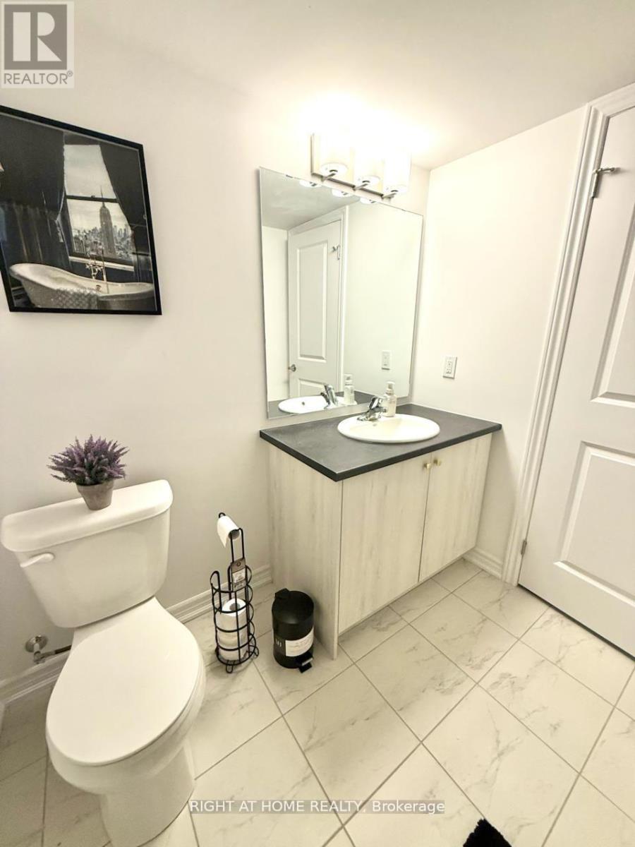 #2 - 31 Pumpkin Corner Crescent, Barrie, Ontario  L9J 0T5 - Photo 17 - S12488628