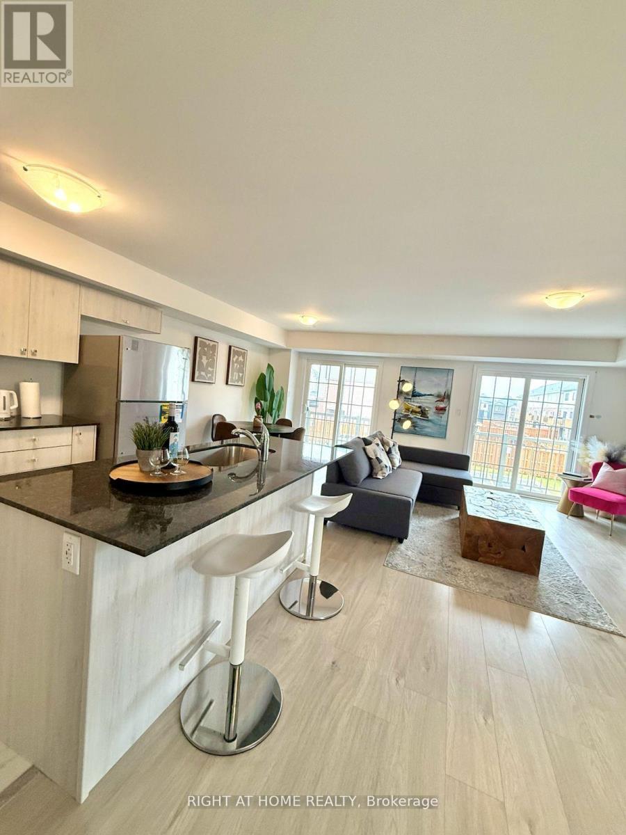 #2 - 31 Pumpkin Corner Crescent, Barrie, Ontario  L9J 0T5 - Photo 6 - S12488628