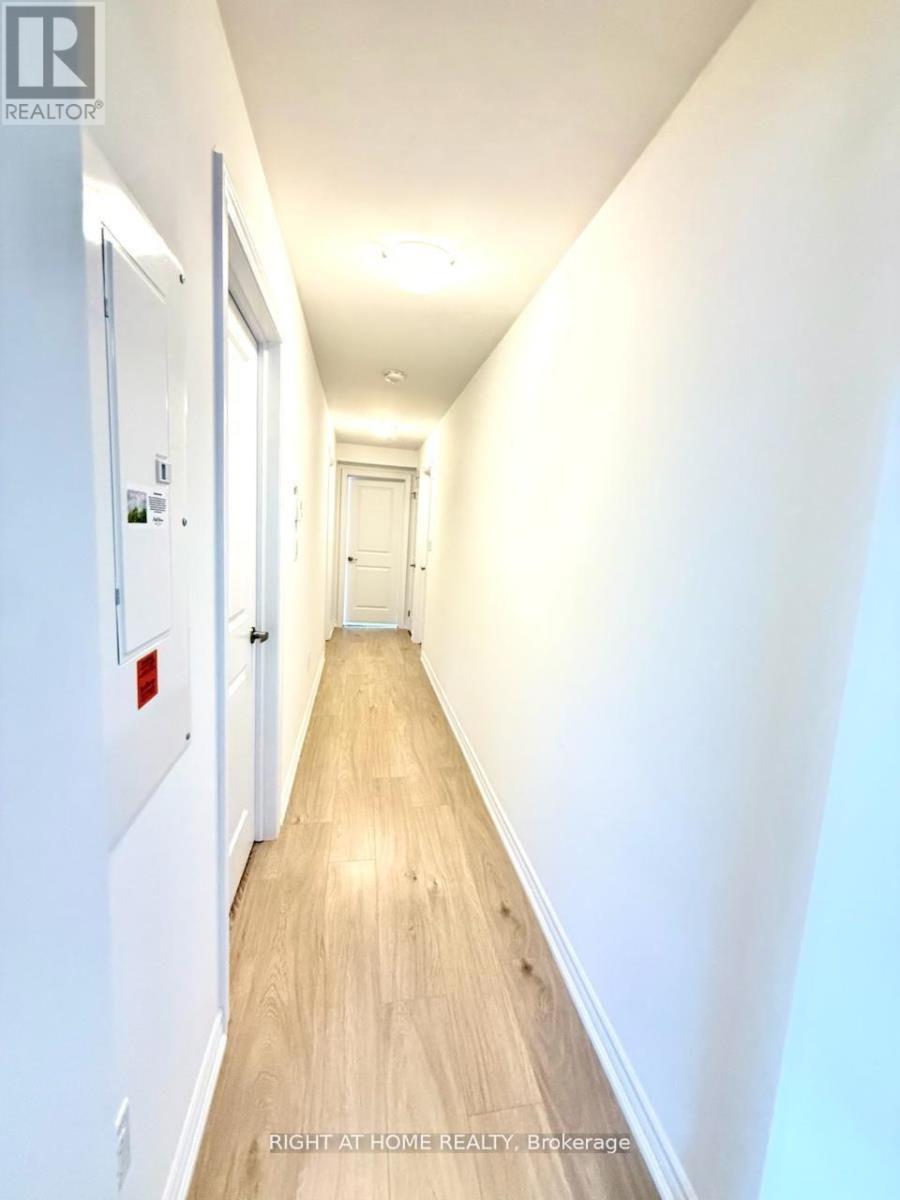 #2 - 31 Pumpkin Corner Crescent, Barrie, Ontario  L9J 0T5 - Photo 9 - S12488628