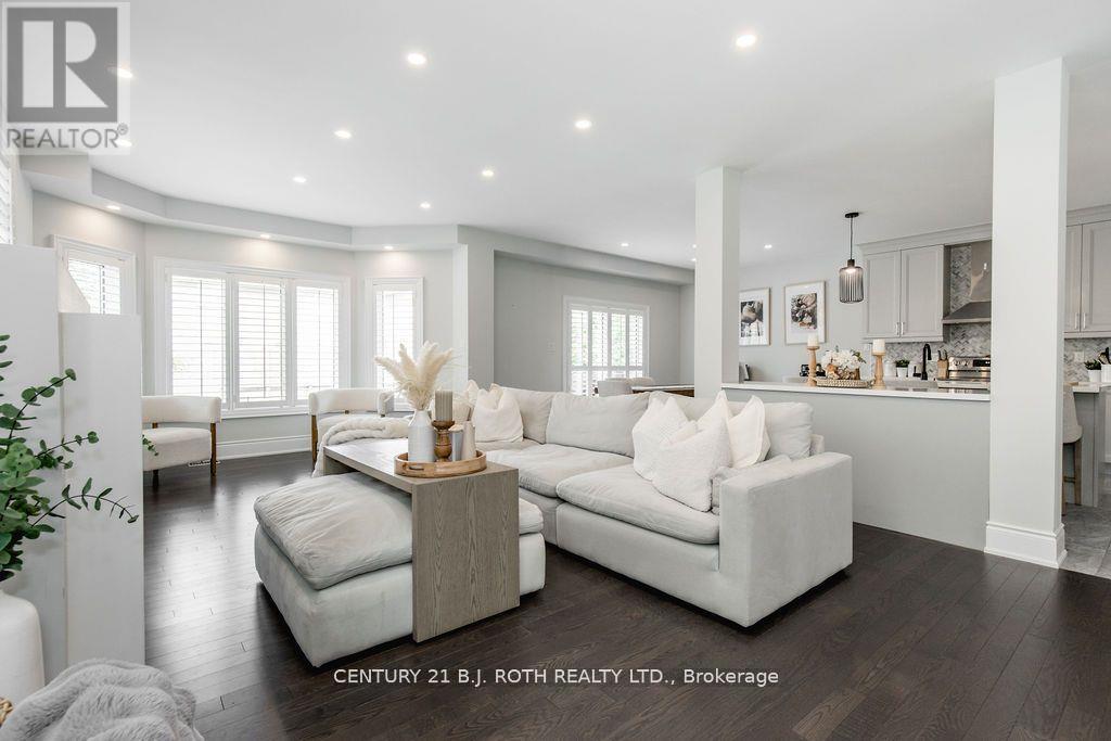 20 Westminster Circle, Barrie (Innis-Shore), Ontario  L4M 0A3 - Photo 10 - S12488890