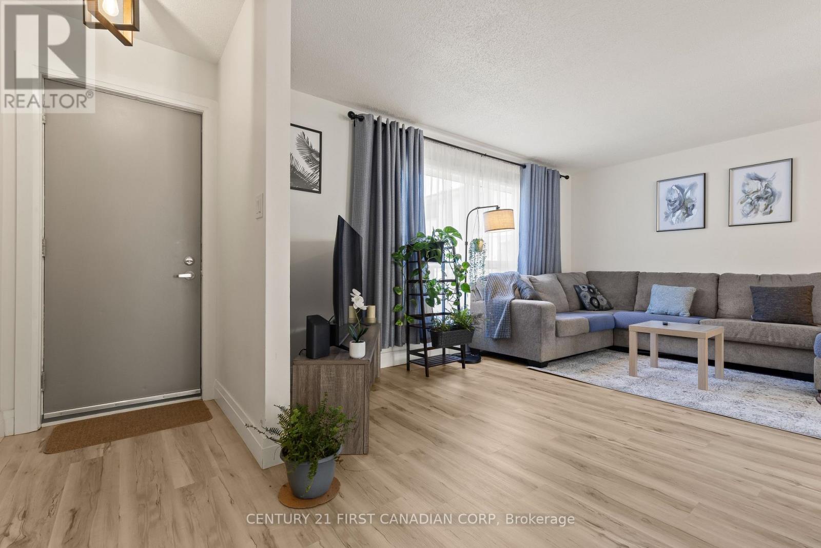 53 - 355 Sandringham Crescent, London South, Ontario  N6C 5K3 - Photo 11 - X12488964