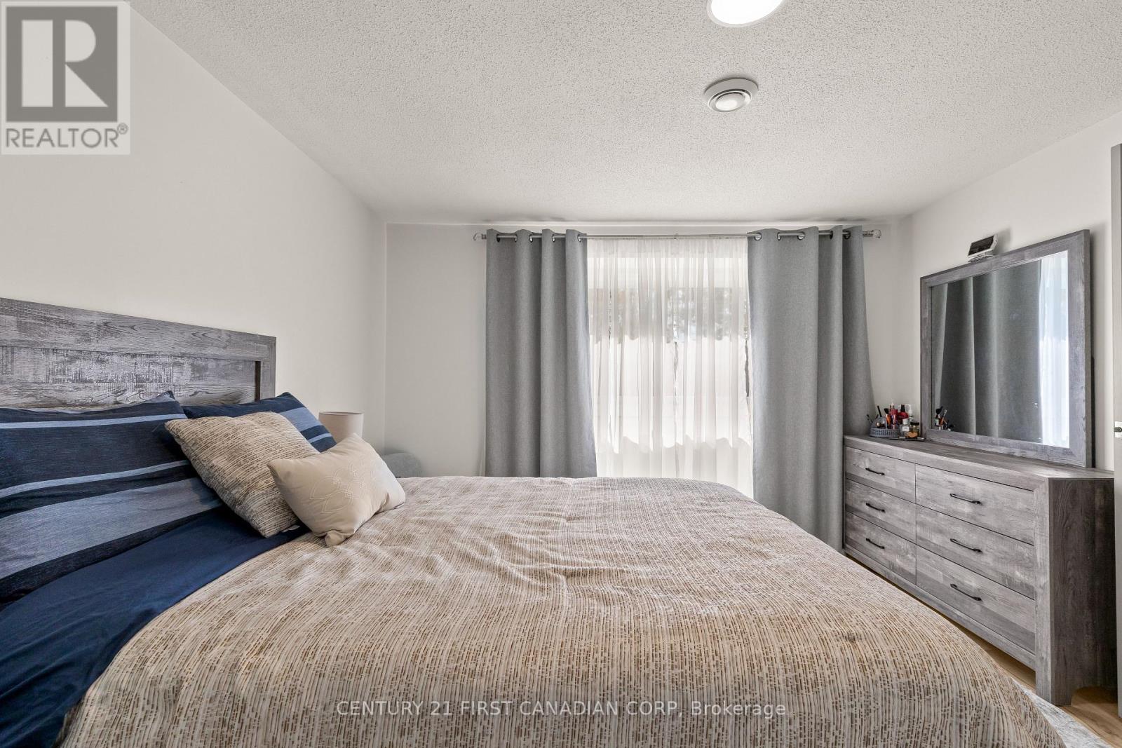 53 - 355 Sandringham Crescent, London South, Ontario  N6C 5K3 - Photo 17 - X12488964