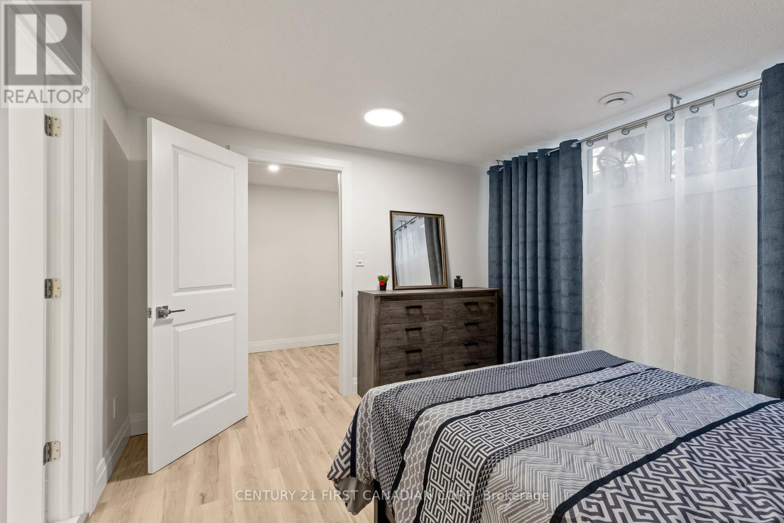 53 - 355 Sandringham Crescent, London South, Ontario  N6C 5K3 - Photo 23 - X12488964