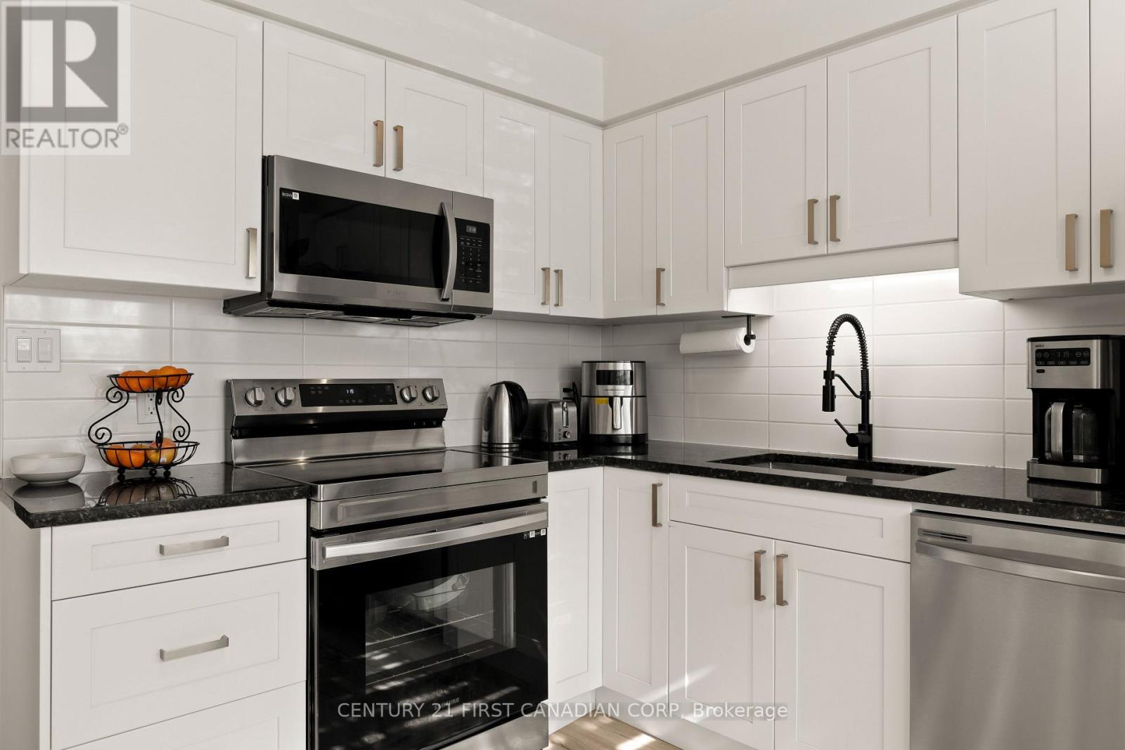 53 - 355 Sandringham Crescent, London South, Ontario  N6C 5K3 - Photo 5 - X12488964