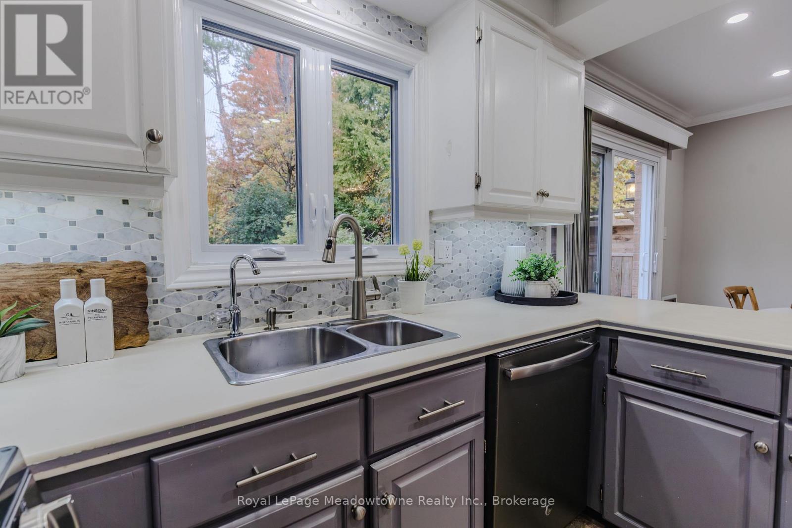 196 Chalmers Street, Oakville, Ontario  L6L 5R9 - Photo 20 - W12488954