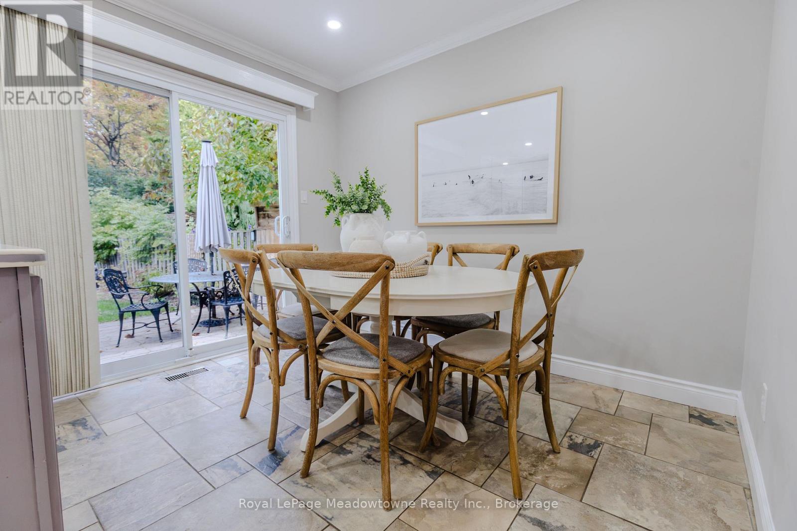 196 Chalmers Street, Oakville, Ontario  L6L 5R9 - Photo 21 - W12488954