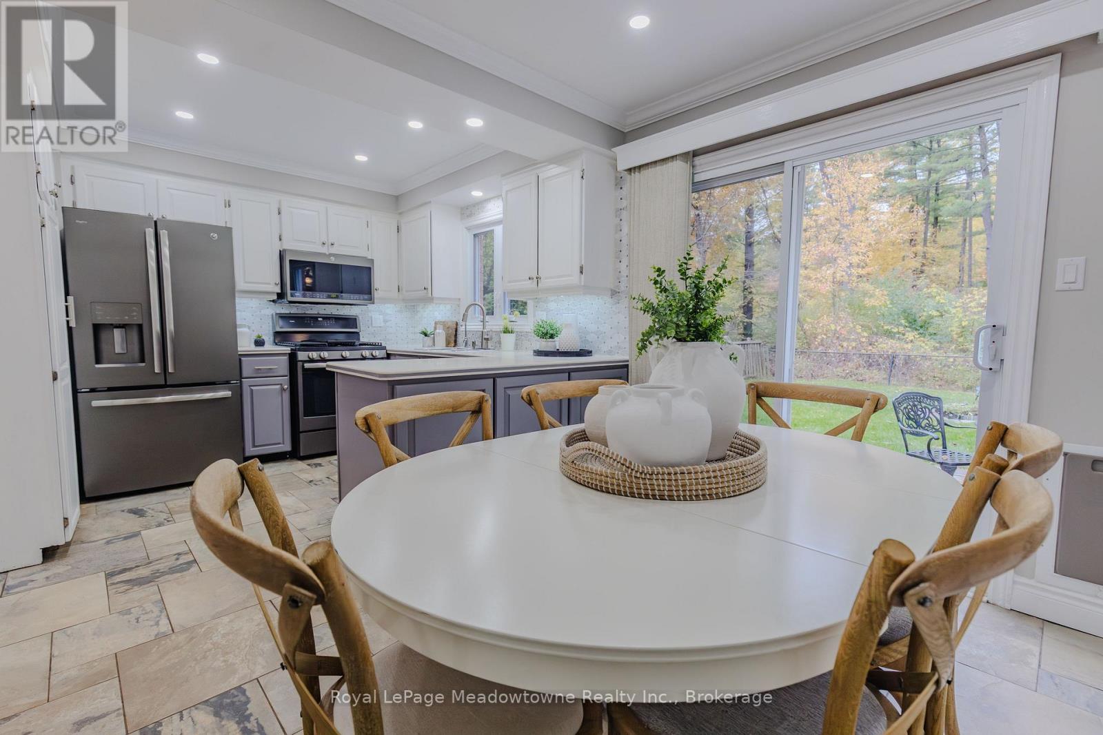 196 Chalmers Street, Oakville, Ontario  L6L 5R9 - Photo 22 - W12488954