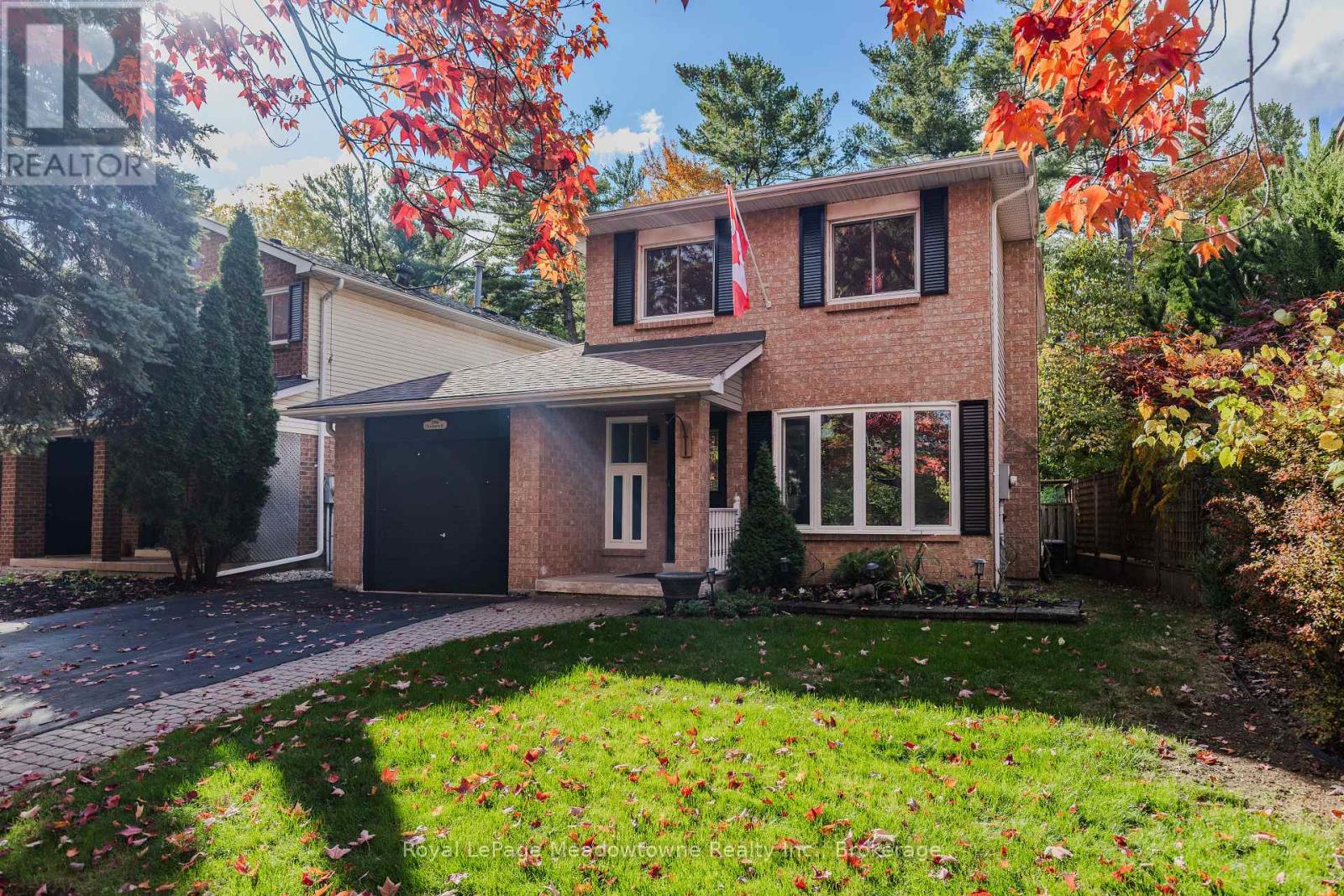 196 Chalmers Street, Oakville, Ontario  L6L 5R9 - Photo 3 - W12488954