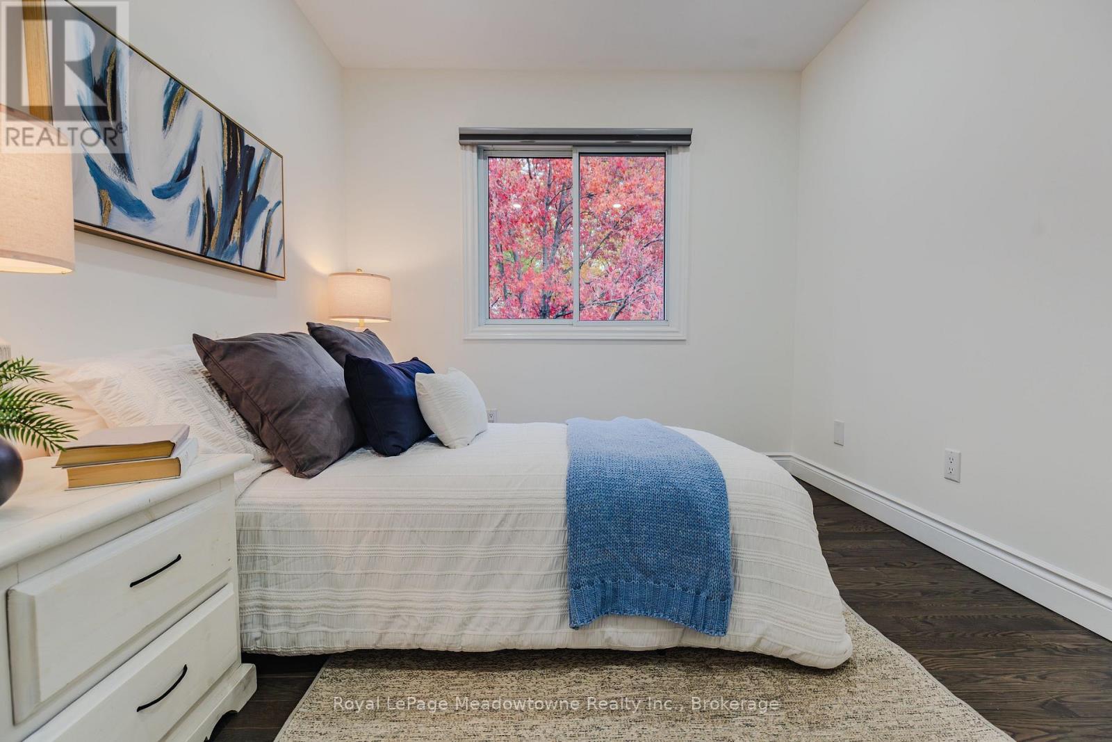 196 Chalmers Street, Oakville, Ontario  L6L 5R9 - Photo 31 - W12488954