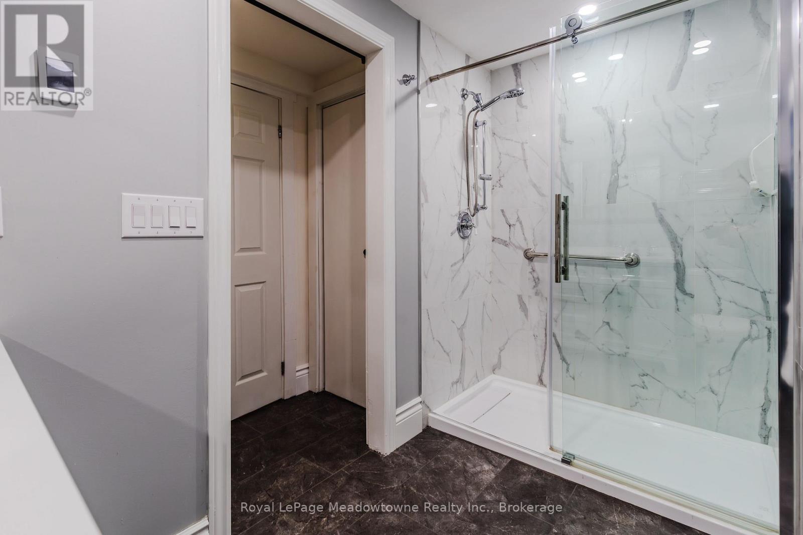 196 Chalmers Street, Oakville, Ontario  L6L 5R9 - Photo 37 - W12488954