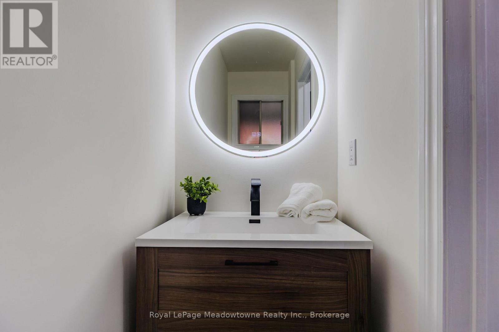 196 Chalmers Street, Oakville, Ontario  L6L 5R9 - Photo 38 - W12488954