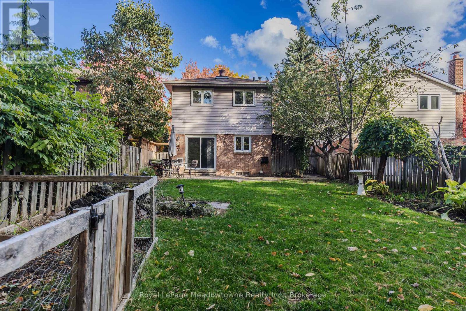 196 Chalmers Street, Oakville, Ontario  L6L 5R9 - Photo 5 - W12488954