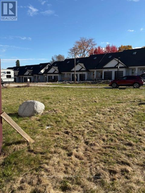 281 Barrie Street, Bradford West Gwillimbury (Bradford), Ontario  L3Z 2Z7 - Photo 8 - N12485426